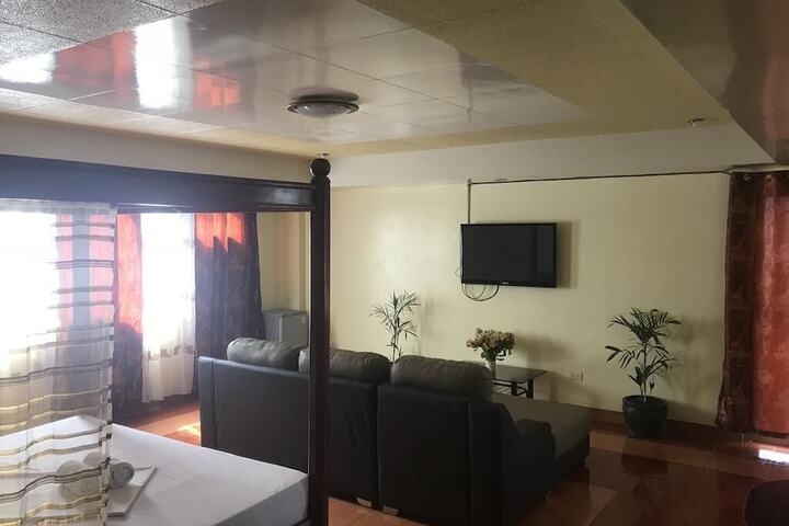 Room 8 of 30