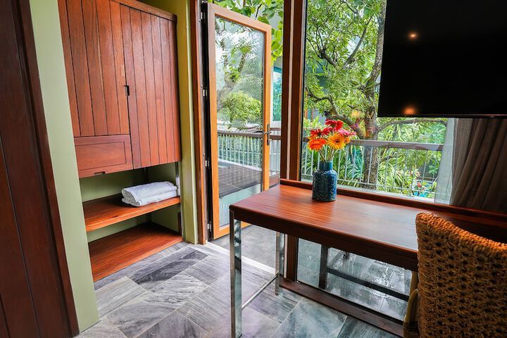 Room 27 of 156