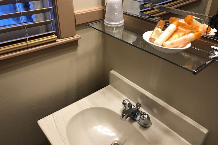 Room 204 of 259
