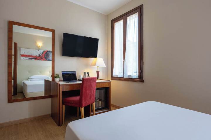 Room 19 of 42