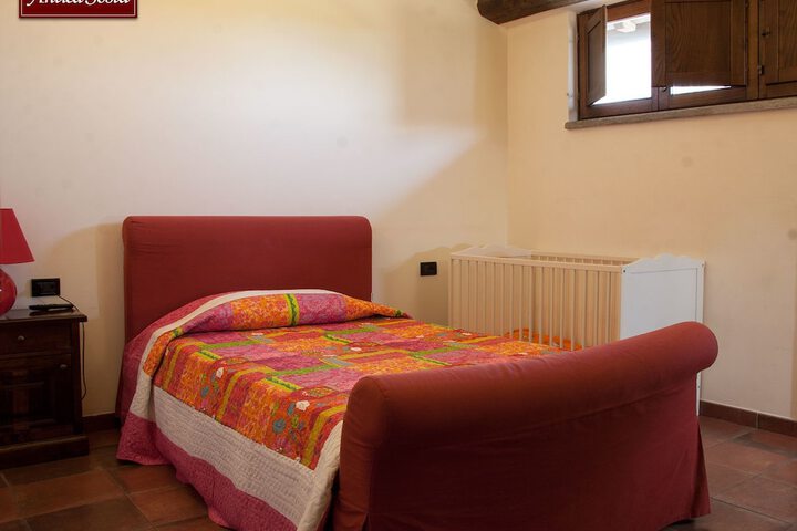 Room 10 of 29