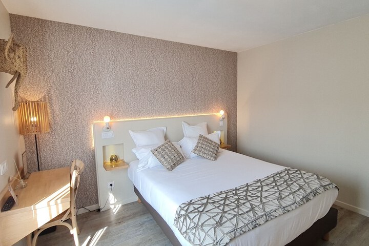 Room 20 of 208