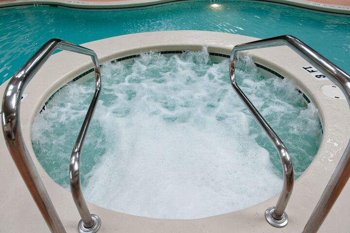 Indoor spa tub