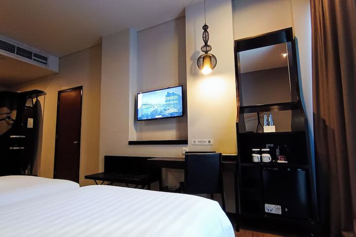 Room 18 of 119