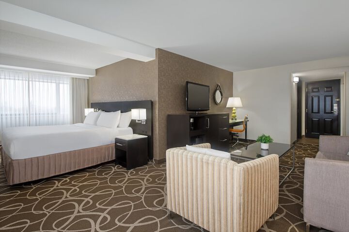 Room 8 of 74