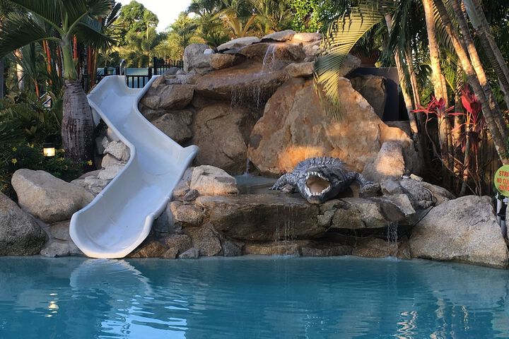 Pool 20 of 33