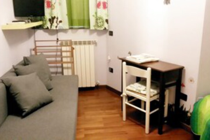 Room 9 of 13