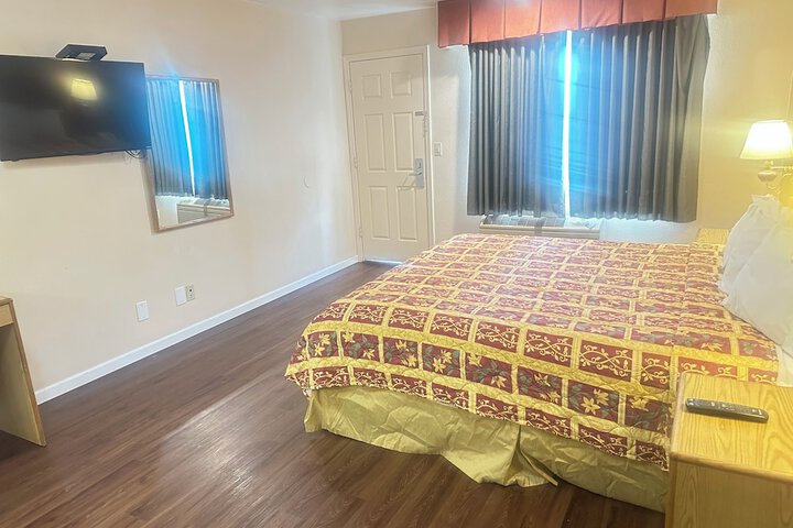 Room 11 of 35