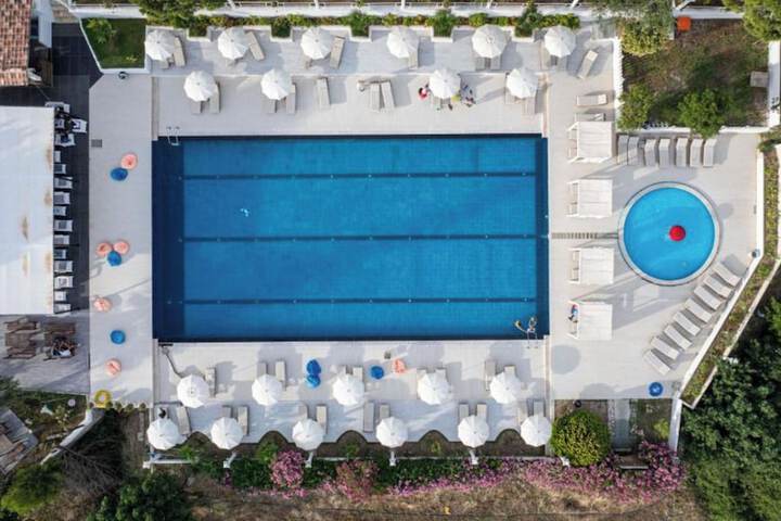 Hotel 48 of 50