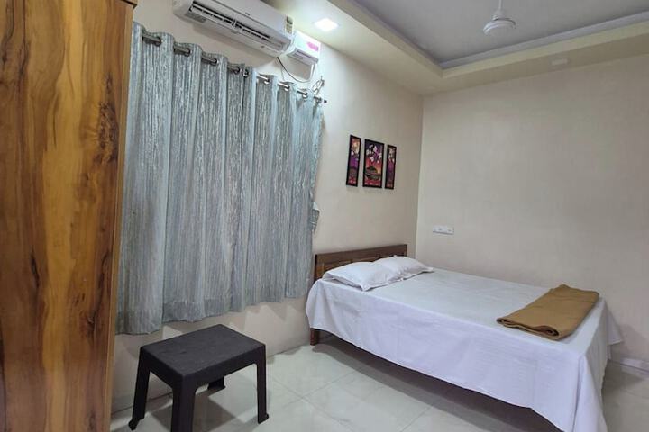 Room 3 of 11