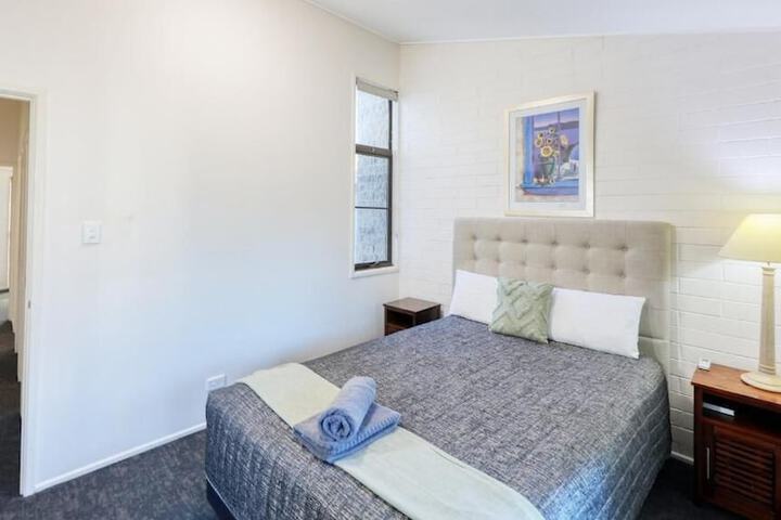 Room 3 of 72