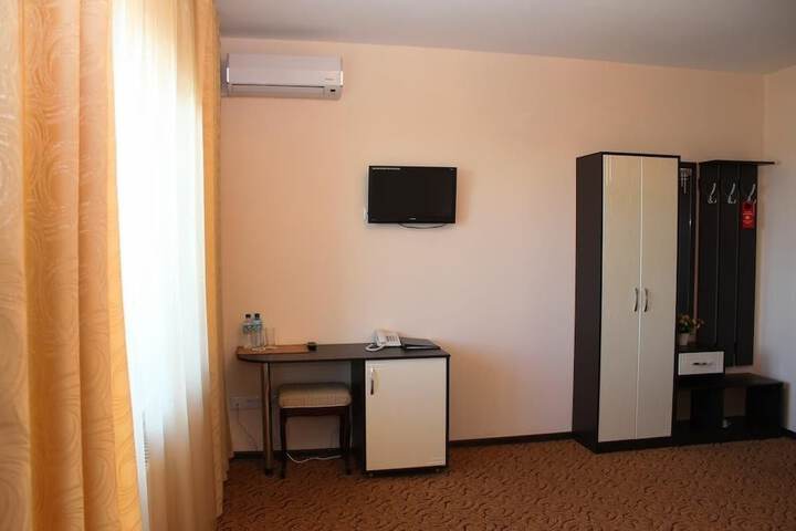 Room 21 of 37