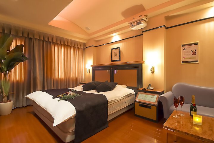 Room 9 of 41