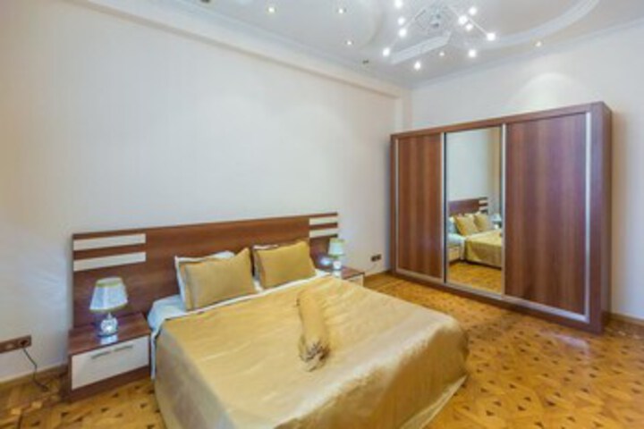 Room 12 of 48