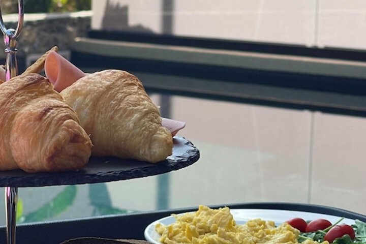 Breakfast/Coffee Service 118 of 145