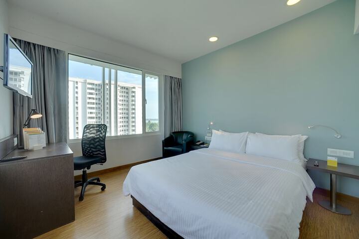 Room 10 of 33