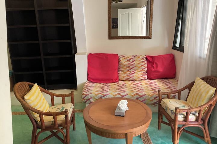 Room 22 of 102