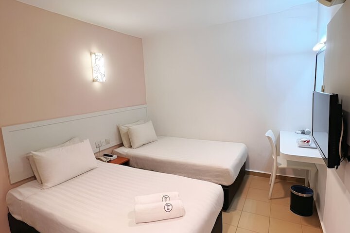 Room 17 of 37