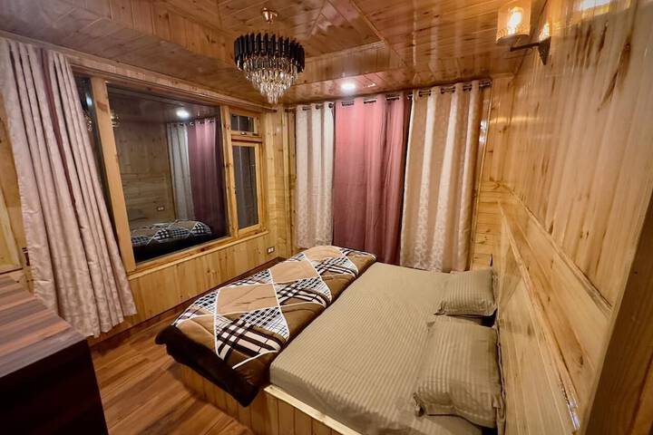 Room 6 of 37