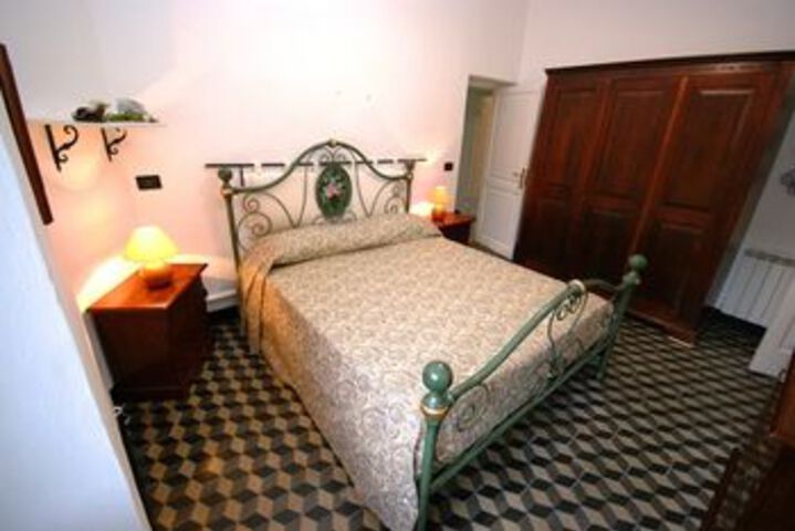 Room 30 of 97