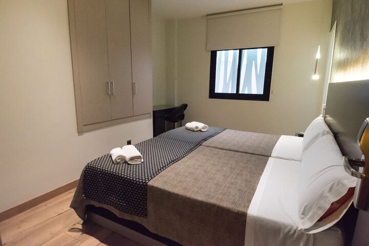 Room 9 of 68