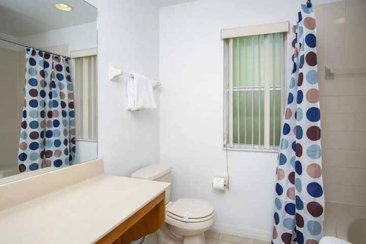 Room 9 of 21