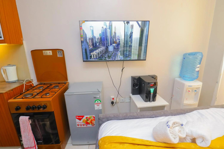 Room 3 of 10