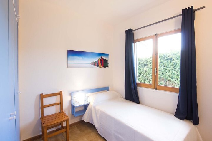 Room 7 of 32