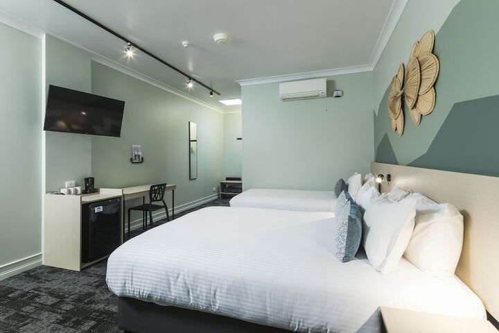 Room 18 of 43