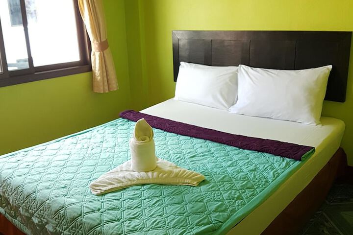 Room 6 of 7