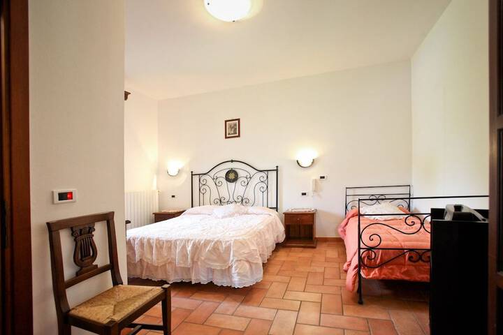 Room 5 of 32