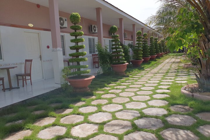 Hotel Exterior 39 of 47