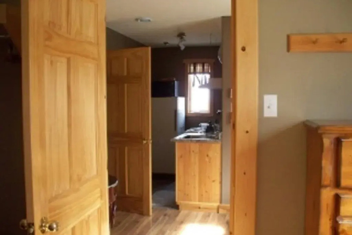 Room 4 of 16
