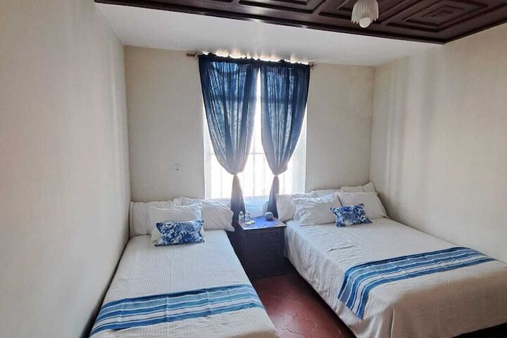 Room 9 of 18