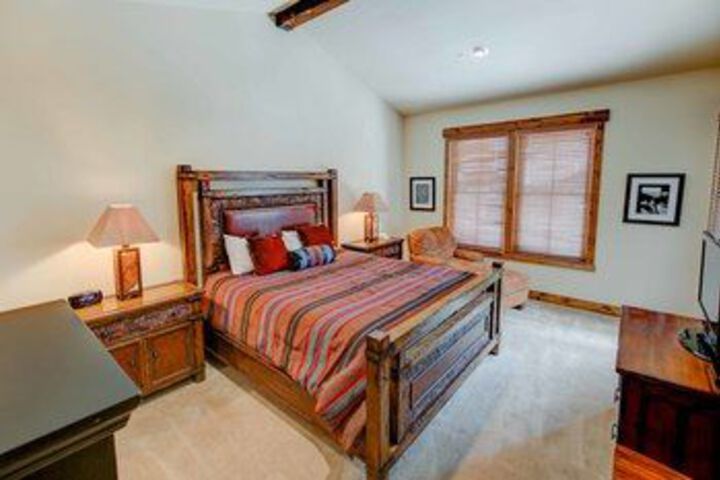 Room 5 of 22