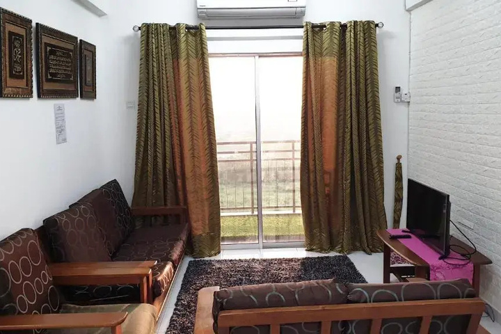Room 3 of 12