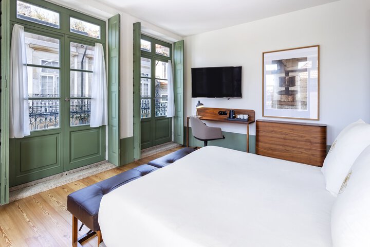 Room 18 of 49