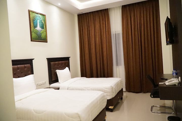 Room 6 of 35