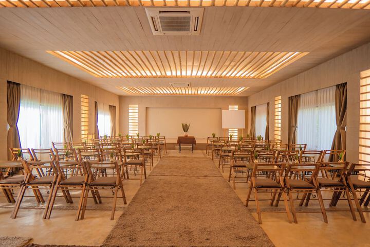 Ballroom/Hall 39 of 57