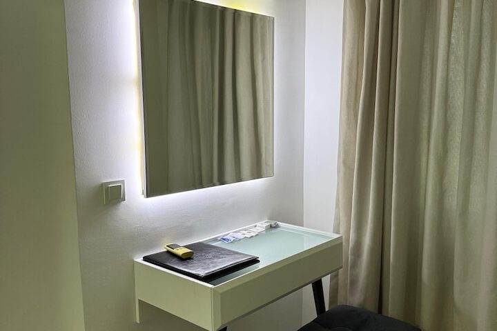 Room 20 of 65