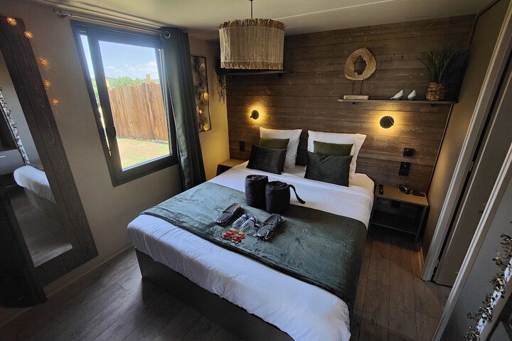 Room 17 of 64