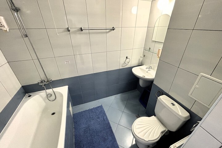 Room 122 of 177