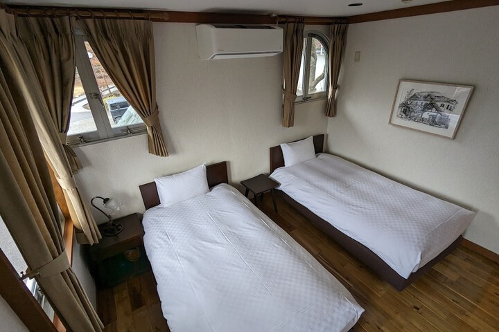 Room 14 of 38