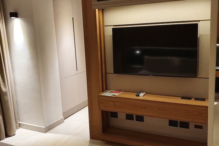Room 7 of 64