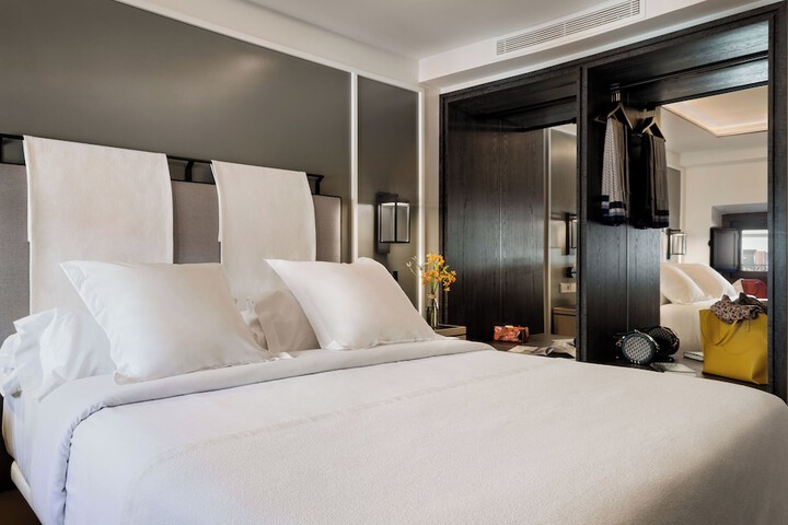 Room 15 of 51