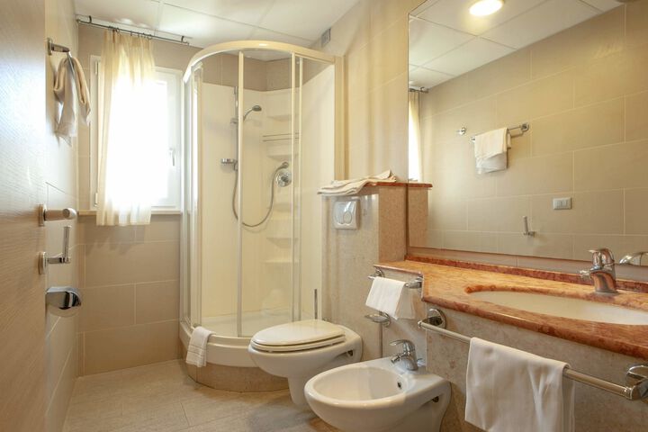 Room 18 of 29