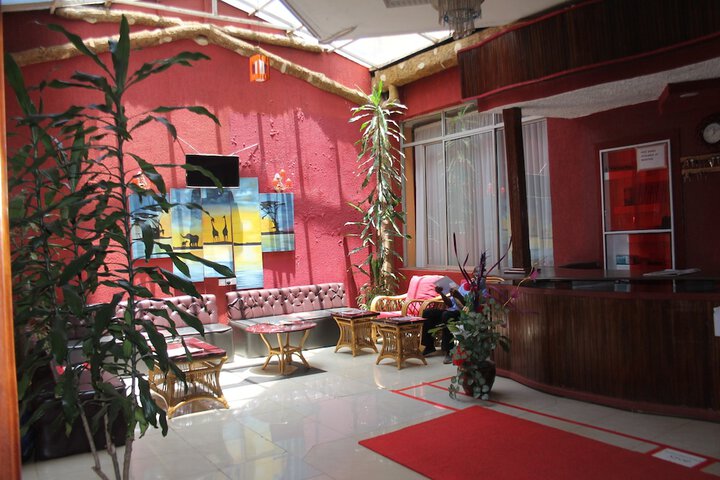 Lounge 31 of 40