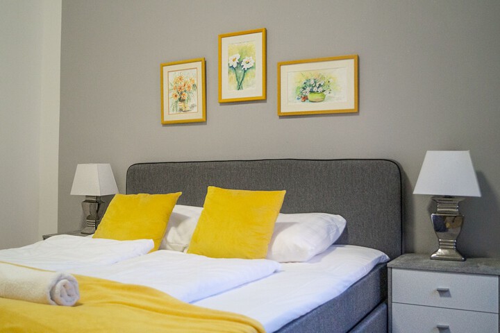 Room 7 of 118