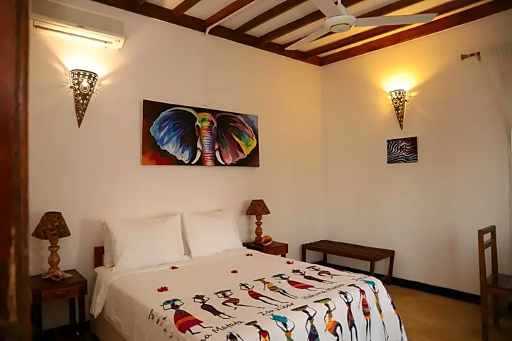 Room 4 of 22