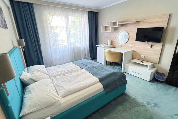 Room 28 of 54